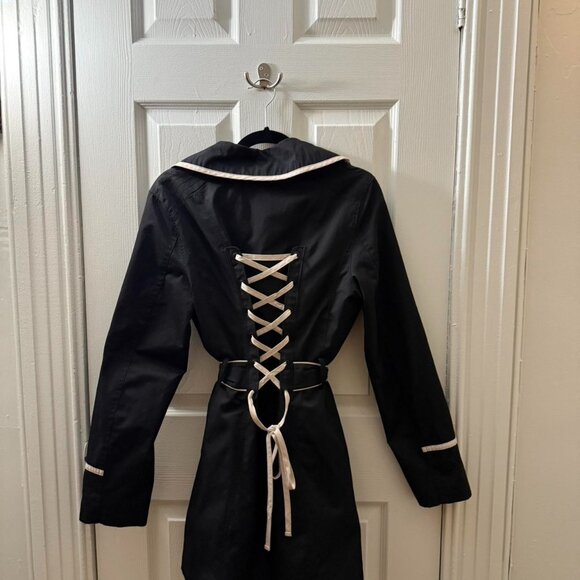 Betsey Johnson Black Trench Coat – M – Navy Chic with Lace-Up Back! - Picture 2 of 3